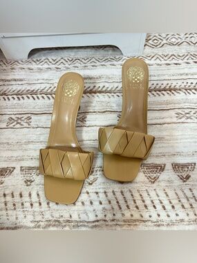 Vince Camuto Endonta stiletto